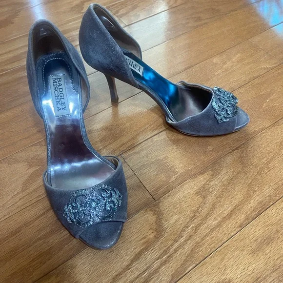 Badgley Mischka grey suede d’orsay pumps - Picture 8 of 8